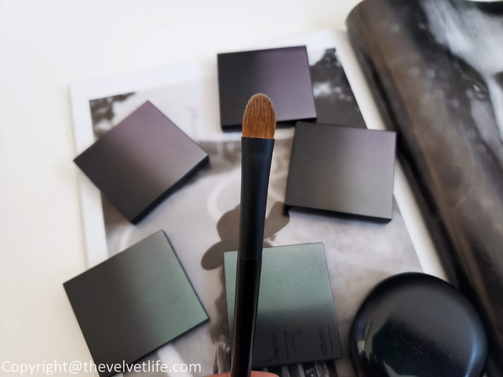 Surratt Beauty Perfectionniste Concealer Palette and Perfectionniste Complexion Brush