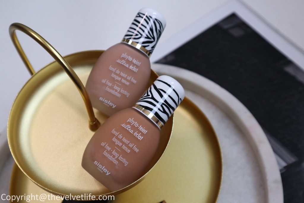 Sisley Paris Phyto-Teint Ultra Eclat Skincare Foundation with my review and swatches of this new foundation